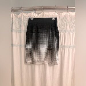 Black and white geometric Worthington pencil skirt